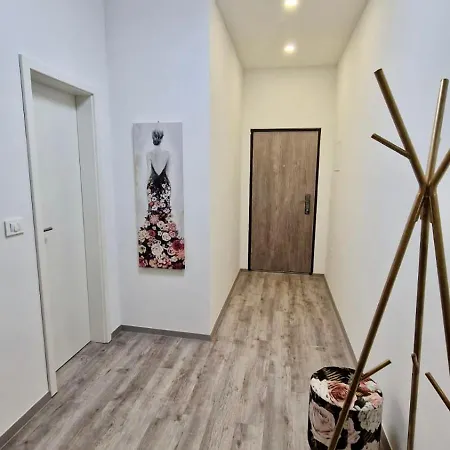 Apartment Central Cozy W Free Parking *