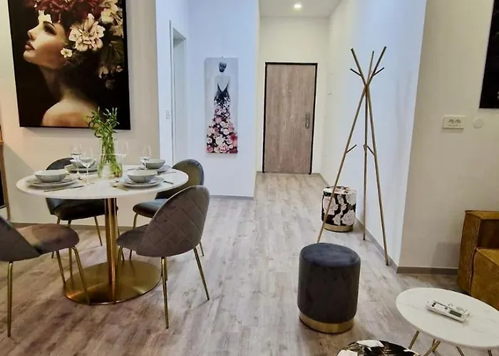 Cozy W Free Parking Apartamento